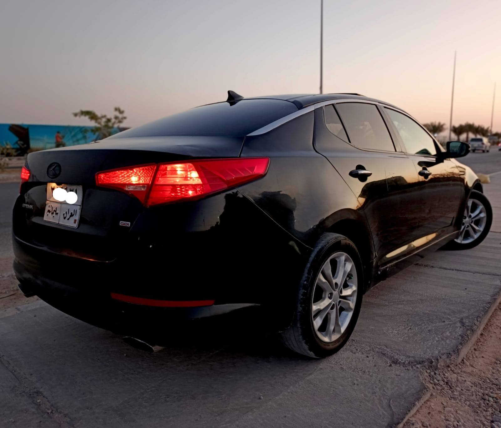 من رخصه السادة المحترمين . اوبتما 13 فوول للاخير 1/1 اعلى فئه والجنايه يعرفون بمواصفات الفول. مكانها الديوانيه السعر 50 قفل والسيارة بانزين كفاله كير ومحرك وتبريد كصتها جنطه ومشتغلها لحيم باجات واركوون احسن لحيم مال جناي . متوئمه رقم شاغر يعني امن وامان . ***********
