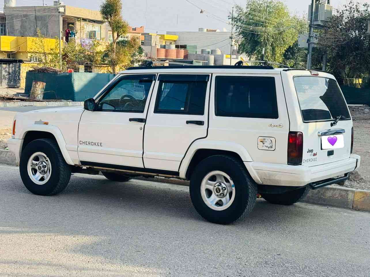 للبيع فقط ...
جيب شيروكي موديل 2000 6سلندر  جاهزه من كلشي كير ومحرك بشرط كهربائياتها على وظع شركه 
دبل اكسل تايرات وياله حجم 17  
سنويه جديده لحد 2030شرط التحويل 
مكان السياره قضاء جمجمال محافظة سليمانيه السعر 70وبي 
مجال بسيط اذا شراي اتصل ولاتدخل الخا رجا***********
