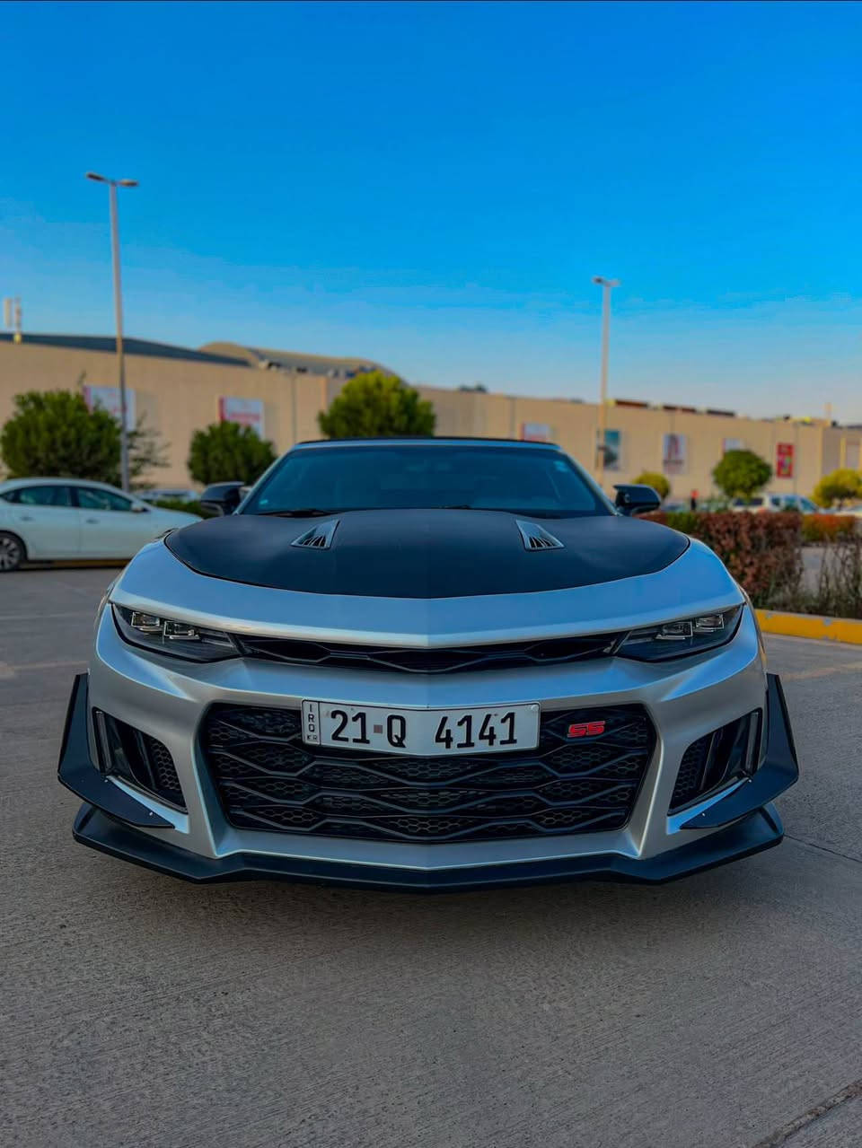 سلام عليكم 
كمارو اس اس 6.2
2017

بيع او مراوس 
ثمانية سلندر  
محرك گير مامفتوح 
مواسفات فول گير محرك اكسل بشرت كفالة عامة  سيارة بيها ٢ قتعة   و شبر چاملغ سايق و جاملغ خلفي سايق بدون دواخل بدون ارباك ماشي ٧٠ مايل 
رقم هزة سنوية جديد تحويل 
وكالة بشرت  سيارة مابيها ربع مصرف 
كلشي جديد كشف بشرت
147$  مجال *********** شمشمل, السليمانية
