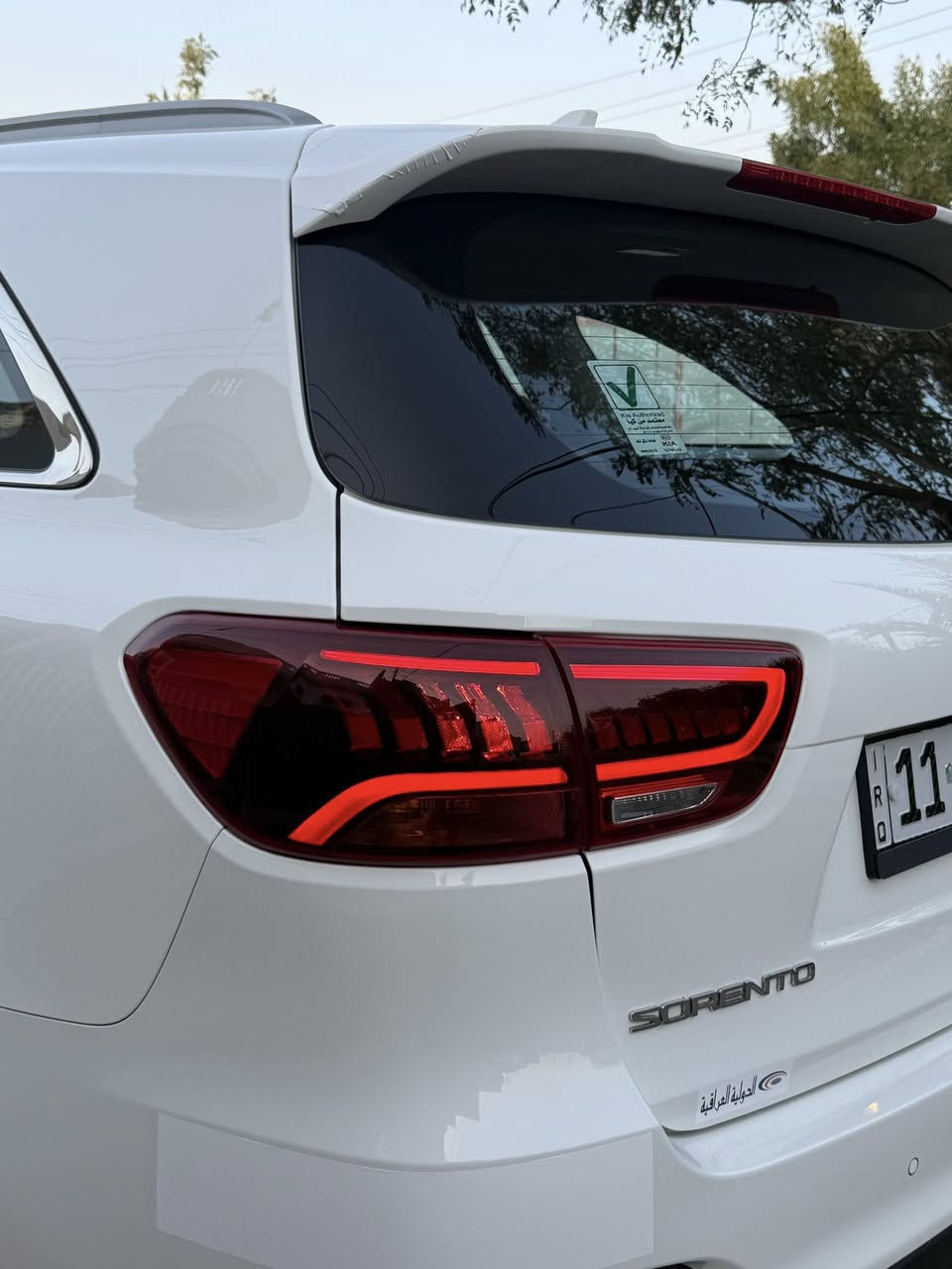 السلام عليكم
كيا سورنتو 2019  خليجي ضمان الدولية 
السيارة مكفولا كفاله عامه من الضربه و الصبغ و التبديل و البارد و حته الدعاميات 
السيارة جديده معنى الكلمة 
رقم بغداد سنويه هزه جديد بسمي  تحويل مباشر 
فول مواصفات عده البانوراما  
بصمة مع بصمة أبواب وجنطة كهربائية 
محرك 6 سلندر 3500 
مانع انحدار 
مانع انزلاق   
حساس امامي خلفي 
مقاعد كهربائية  
نظام اوتو هولد 
اربع وضعيات قيادة 
مقاعد ٧ راكب مع ثلاث قطع تبريد 
بردات خلفية 
تحكم ستيرن جهتين 
إشارة ترحيب 
بعد بيها مواصفات هواي مذاكرهن 
ماشية 43 الف كم 
ع وضع الشركه سياره جديده 
السعر (السعر 248)
ماكو هيج سعر بهيج نضافه
السيارة اخت الزيرو 

مكاني بغداد/ الكرخ 
للإستفسار. ***********
