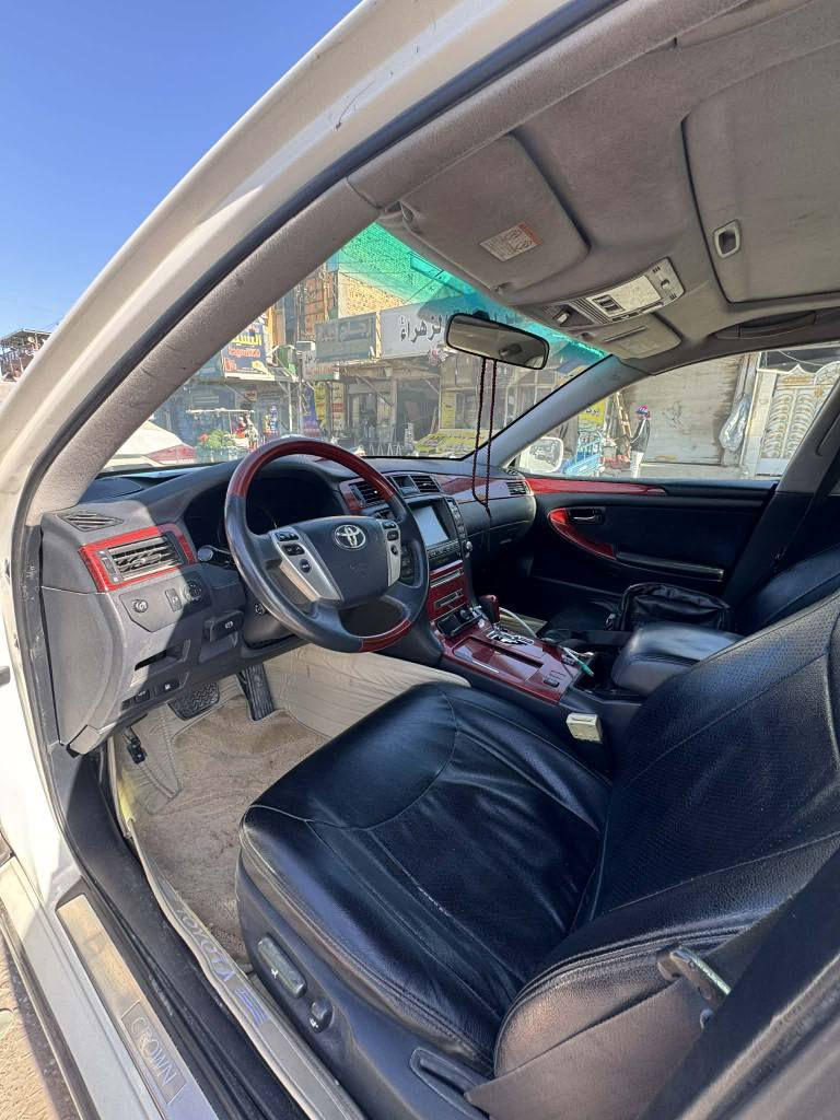 للبيع كراون شاهينه بصمه رصاصي شاص 84 رقم بغداد مبايعات سنويه لل28 فتحه 3دكم كص قماره فقط
 السعر ب110وبيها مجال

***********
