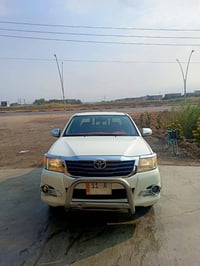 هايلوكس بيك اب • ٢٠١٤ • رقم بغداد