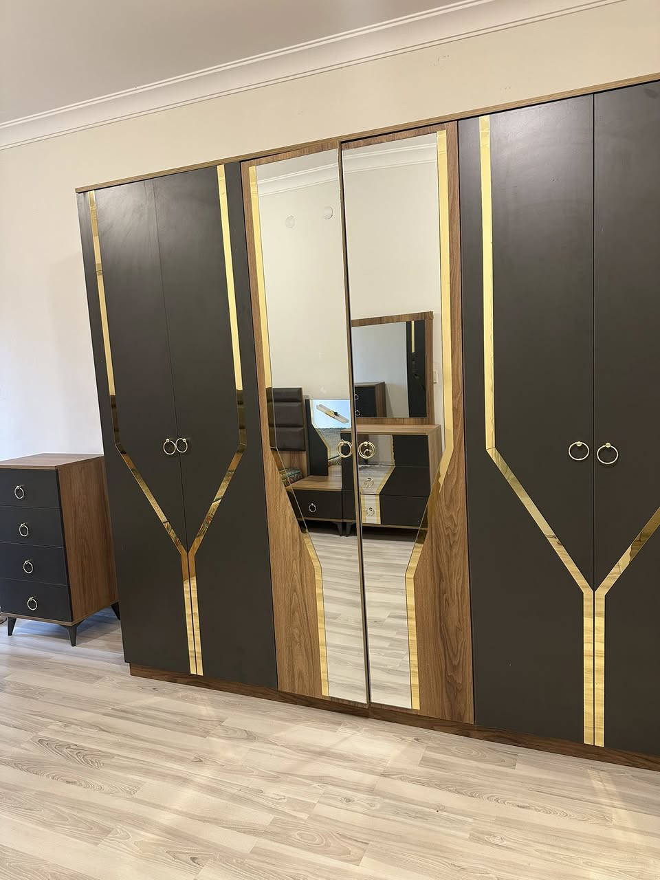 شقة للأيجار مؤثثة بالكامل 🏘️
في مجمع #لالاف_ستي

غرفتين وصالة 125م واجهة داخلي 

العنوان #اربيل شارع 150 مجاور كنجان 

للتواصل : ***********

عقارات دار بغداد 

#عقارات_اربيل #سعر #ايجار #عرض #عقارات #شقق_vip 
#شققللبيع #العراق
