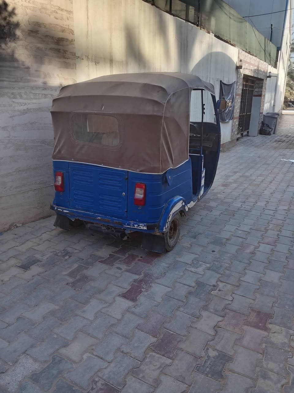 تكتك زيل مكفوله من ضربه وصبخ والخياس  مكينه  بجاج ٢١ كلشي شغال بيها اوراق ضايعه يمنه اتكفل سرقه وعشاير سعر ٢٥٠٠ ***********
