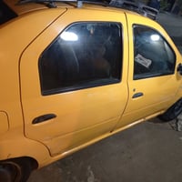 رينو لوكان ٢٠٠٩ سيارة حلوة  ما اندل صاحبه  السعر ٢٠ وبيه مجال ٠٧٧٧٥٨٠٦...