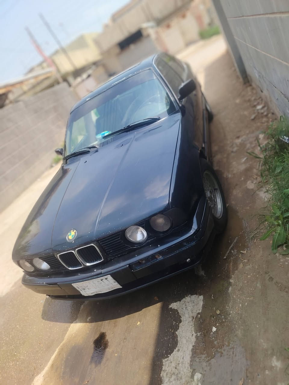 إعلان بيع سيارة BMW (كلاسيك)
نوع السيارة: بي ام دبليو (BMW)

الموديل: 1991 (البدي القديم - حجم 535)

فتحة سقف (مفتوح): 

​🛠️ المواصفات الفنية والكهربائية:

​المحرك والكير: بحالة ممتازة جداً (خير من الله).

​الكهربائيات: شغال بالكامل وبدون مشاكل.

​التبريد: شغال، لكن يحتاج صيانة بسيطة في جهة الصدر (الدفع ضعيف بسبب الفان أو البوابات على الأغلب).

​📄 الأوراق والوضعية القانونية:

​الرقم: بغداد - مشروع وطني.

​السنوية: مجددة ونافذة لغاية عام 2029.

​💰 السعر والموقع:

​السعر المطلوب: 38 ورقة ($3,800) وفيها مجال للشاري الطيب.

​المكان: بابل - ناحية النيل.

​📞 للاستفسار والتواصل:

​للاتصال أو التواصل عبر الواتساب (آسيا سيل):

***********
