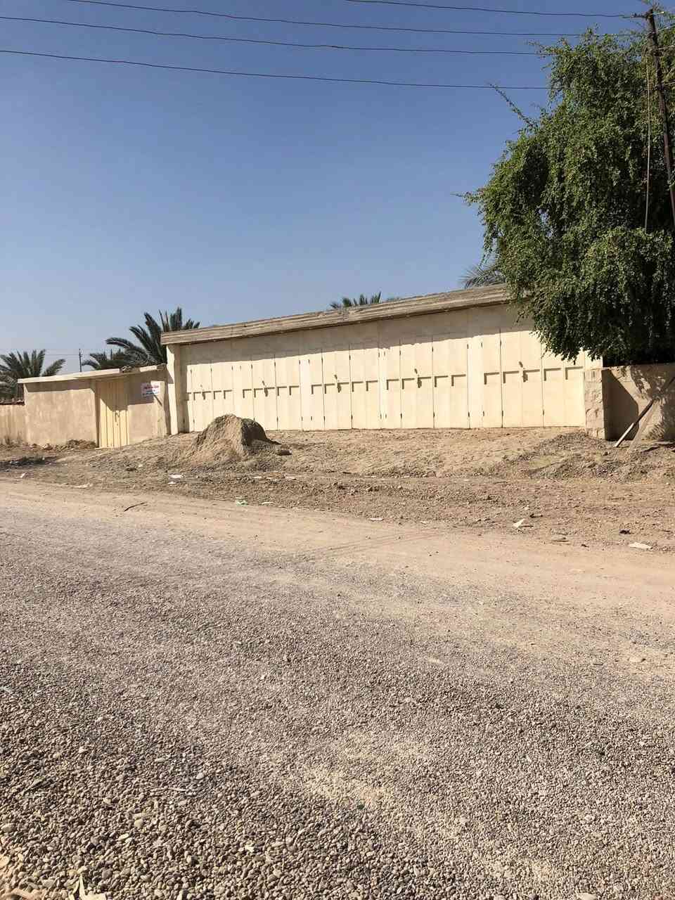 من رخصة الادمن يوجد محلات للإيجار  نهاية شارع الدوانم مقابيل السريه ١٥٠ الف بلشهر قفل ، المساحه 16 متر مربع ثنين و نص *سته و نص ، صب كونكريت مسلح باب دفتري تأسيسات كهربائيه كامله للاستفسار  *********** وتساب او فايبر فقط
