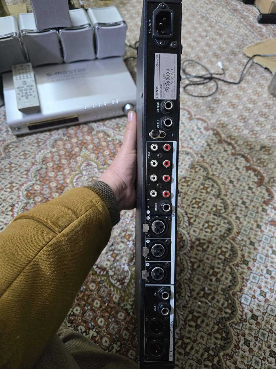 مضخم ومعالج صوتي للتسجيل الاحترافي  ماركة Sony


**إذا كنت صاحب هذا الإعلان وتريد حذفه لأي سبب، رجاءا أرسل رسالة إلى الدعم الفني**