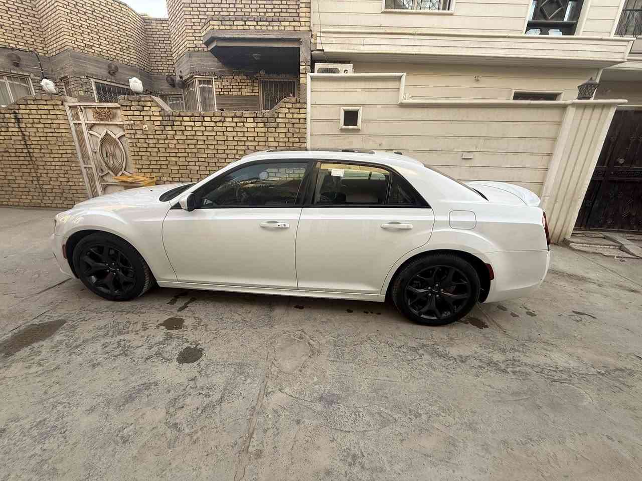 اوباما 2023اصل sوكالة هالم فول مواصفات مكفوله من كلشي ماعدا  دحجه خفيفه بالجاملغ ماشيه 39الف كيلو ***********
