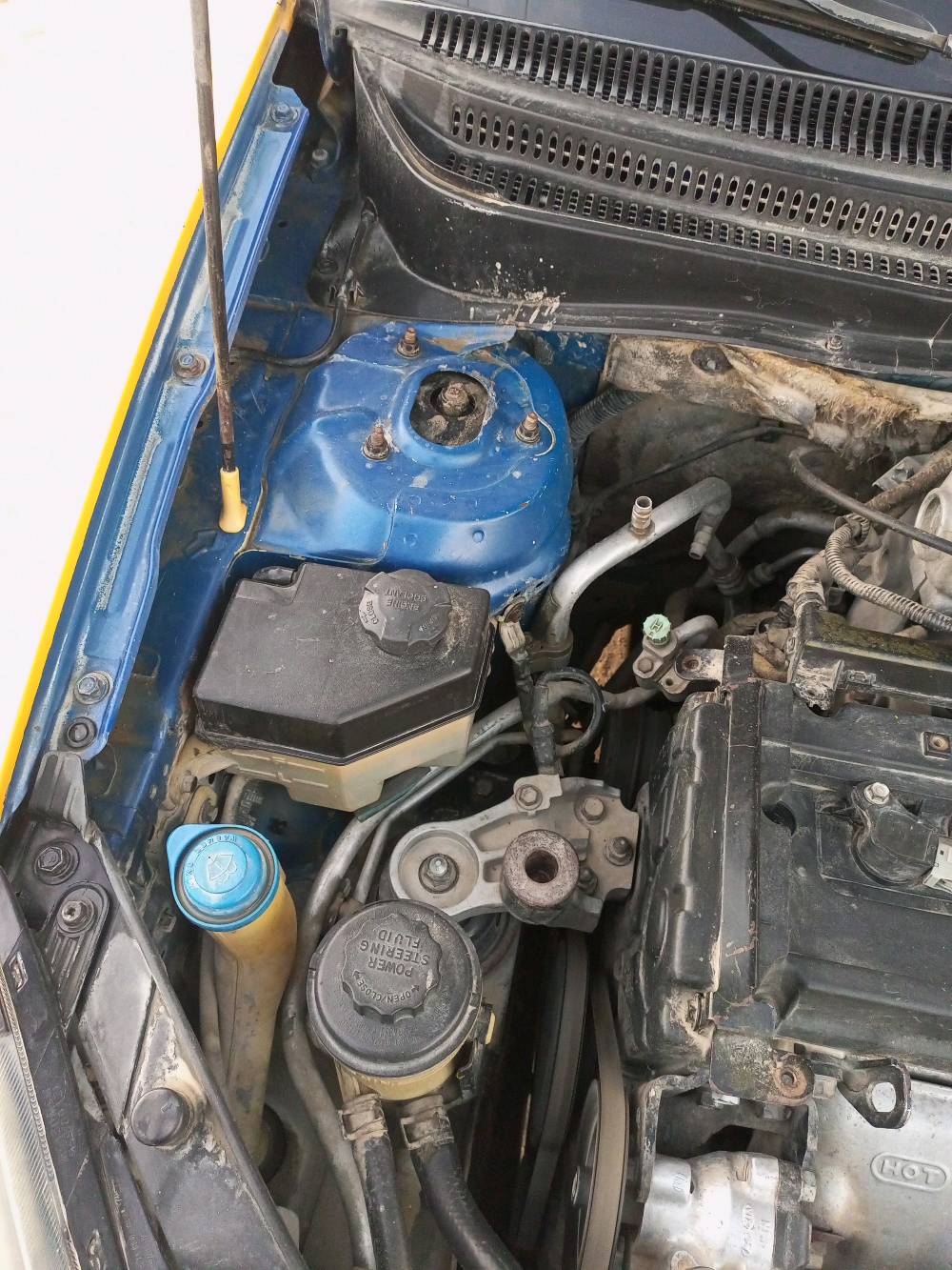 كيه ريو 2008وارد امريكي محرك 1600
سنويه ل29 رقم مميز رقمها ذي قار 
عنوان ناصرية مركز 