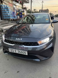 تحيه طيبه للجميع للبيع كيا فورتي 2024 الون رصاصي فيلي سياره جديد جدا م...