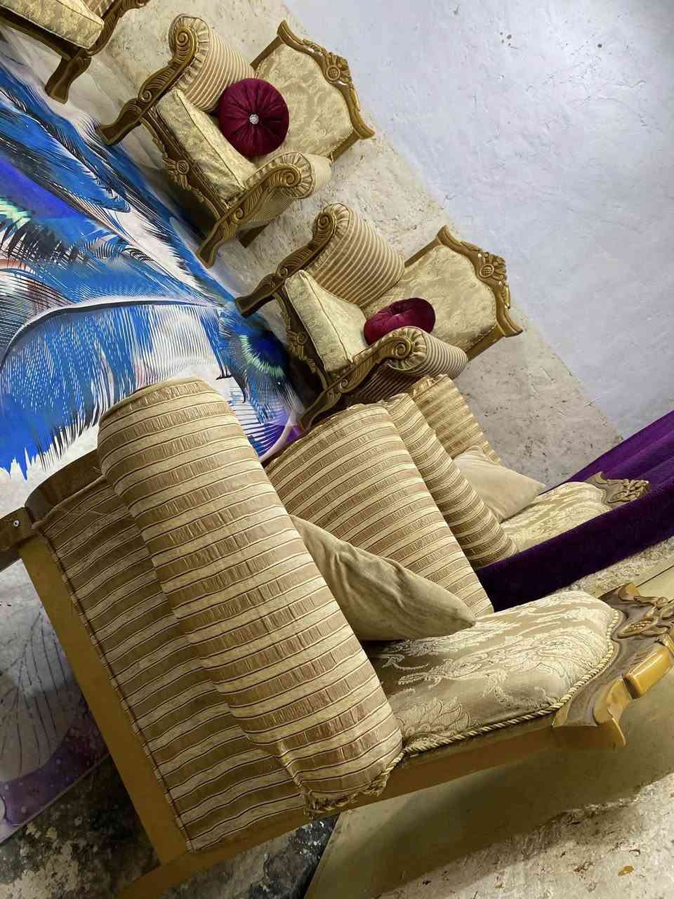 تخم زان مصري 7 مقاعد نضيف مابي ضرر السعر 175 وبي مجال المكان بغداد ***********
