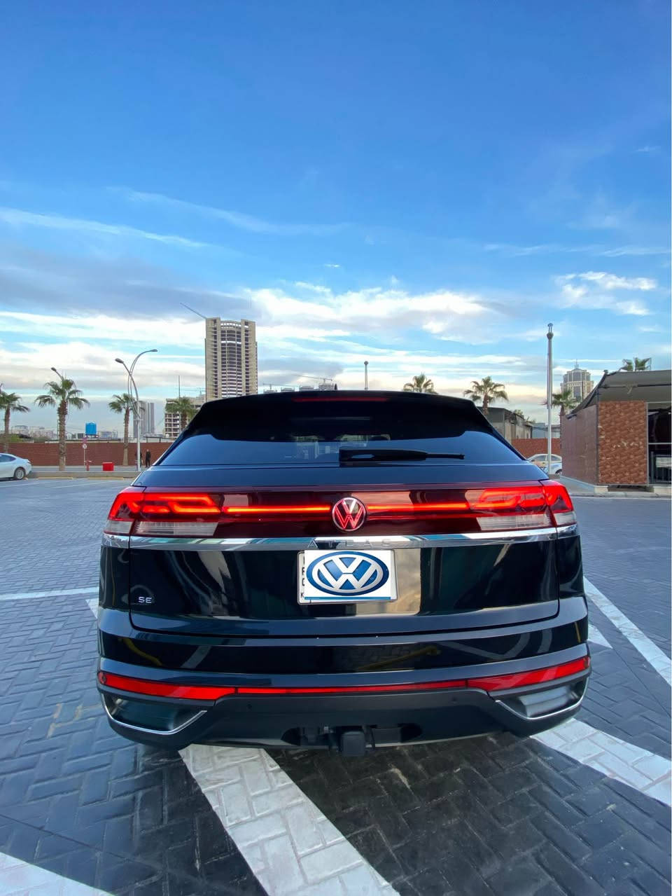 السلام عليكم

VOLKSWAGEN ATLAS CROSS SPORT SE 2024 

سياره مواصفات se معروفه داخل مشمشى بلادى 

٣ قطعة تبديل شركه نفس اللون. ١ قطعة صبغ بدون دواخل 

ارباك ستيرن تكمه راجع بلادى وسيارة بحالة وكالة صفر مسج مشى ١٤ الف ميل

سعر جدا مناسب ٢٥٥ ومجال 

مكان سياره اربيل و رقم مؤقت 

*********** واتساب أربيل, العراق
