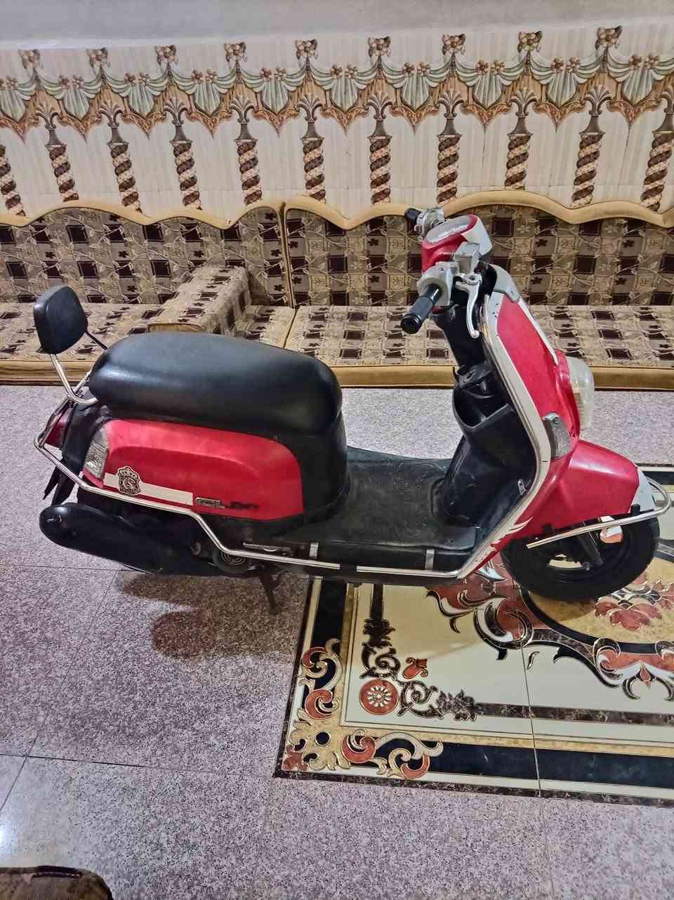 بوليسي حاويه توه طالعه شهر  تقريبن كفاله عامه من كلشي

شادله درع خارجي حديد ب١٥٠ الف مسوي سعره خاص

جنايه يتصل ***********  كله شغاله
