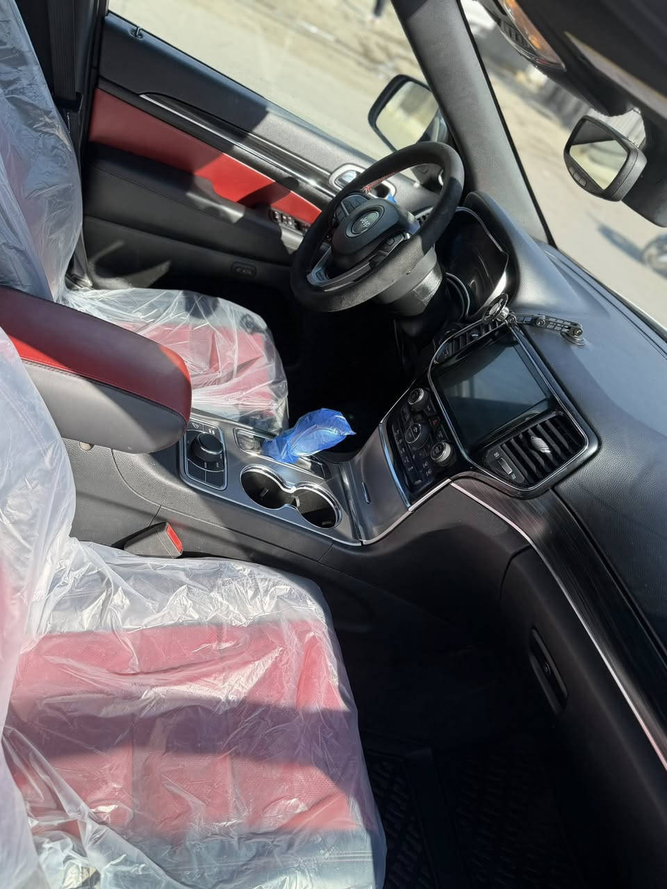 بسم الله الرحمن الرحيم
جيب جراند شيروكي 2019 لمتد 

فول مواصفات 1/1 💯

1- بانوراما 
2- جنطة كهرباء 
3- كراسي كهرباء 
4- توقف تلقائي للصدمات 
5- حساس خلفي وامامي 
6- تشغيل عن بعد 
7- اوتو بريك 
'باقي المواصفات 

العداد :128.296km

السيارة امريكي بيه قطعتين صور الحادث مرفقة بالمنشور
 
السعر 24.000$

مكاني بغداد/الشعب 
للاستفسار 
***********
***********
