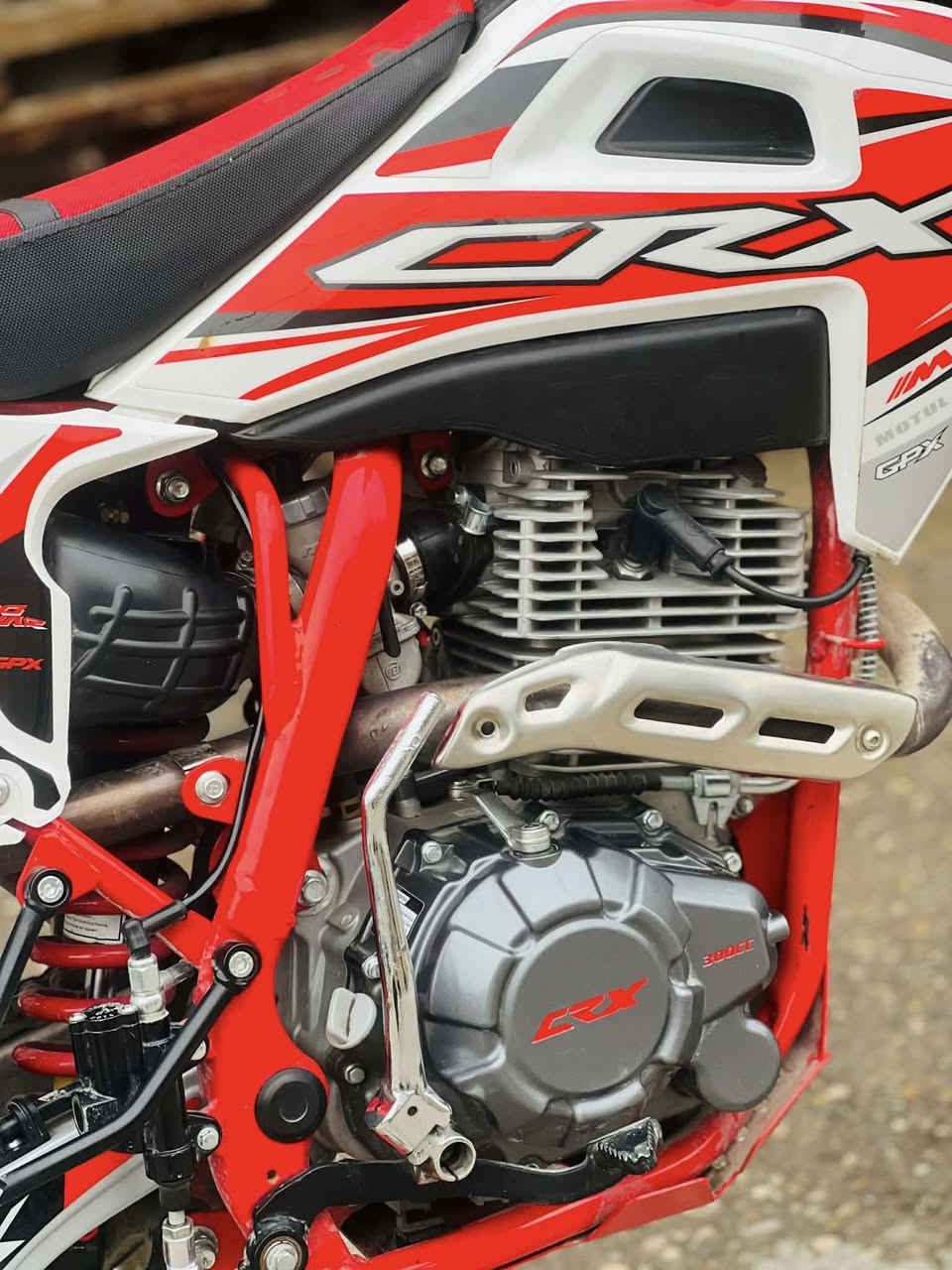 السلام عليكم قفاز CRX موديل25 للبيع مكينة 300 الدراجة نضيفه  تجي تشوف كدام عينك شعله معدل مفولة مكاني بغداد الاعضمية *********** السعر 1650
