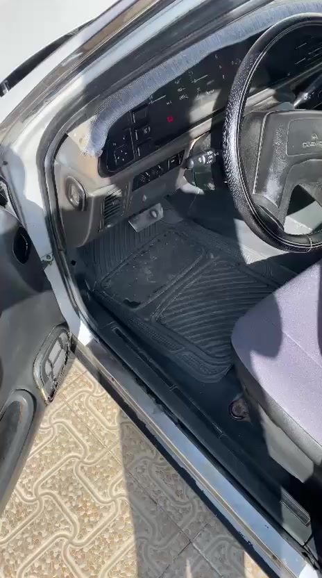 السلام عليكم دايو برنس موديل 1995 سيارة كاملة 4 تايرات جدد تبريد شغال تدفئة شغالة رقم انكيزي جديد سنوية بعدها ماساقطة محرك لاصرف لابخار سيارة جاهزها وبيها صبغ حزام السيارة شوف العين مابيها عيب صدر حداديه طوبه ماشاءالله جاهزه لستفسار *********** كركوك حي نصر أريد مراوس بتكسي
