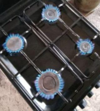 طباخ أربع عيون 
السعر 65 الف 
عيون وفرونه شرط التشغيل جدا نظيف 
نظام بوري 
نظام الفرن خطين 
بيع او معارض مع طباخات تعبانه والفرق حسب الإتفاق والقناعه 
يارمجه الشـــرقيه الاولى 
*********** واتساب واتصال 
*********** اتصال موصل, نينوى
