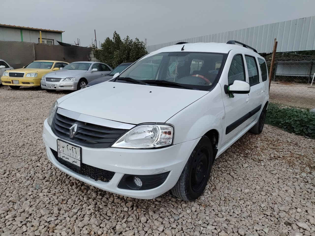 سلام عليكم رينو مديل 12 سياره جاهزه من كلشي كفاله عامه ما عايزه برغي سعر 75 وبيه مجال لشراي *********** لستفسار
