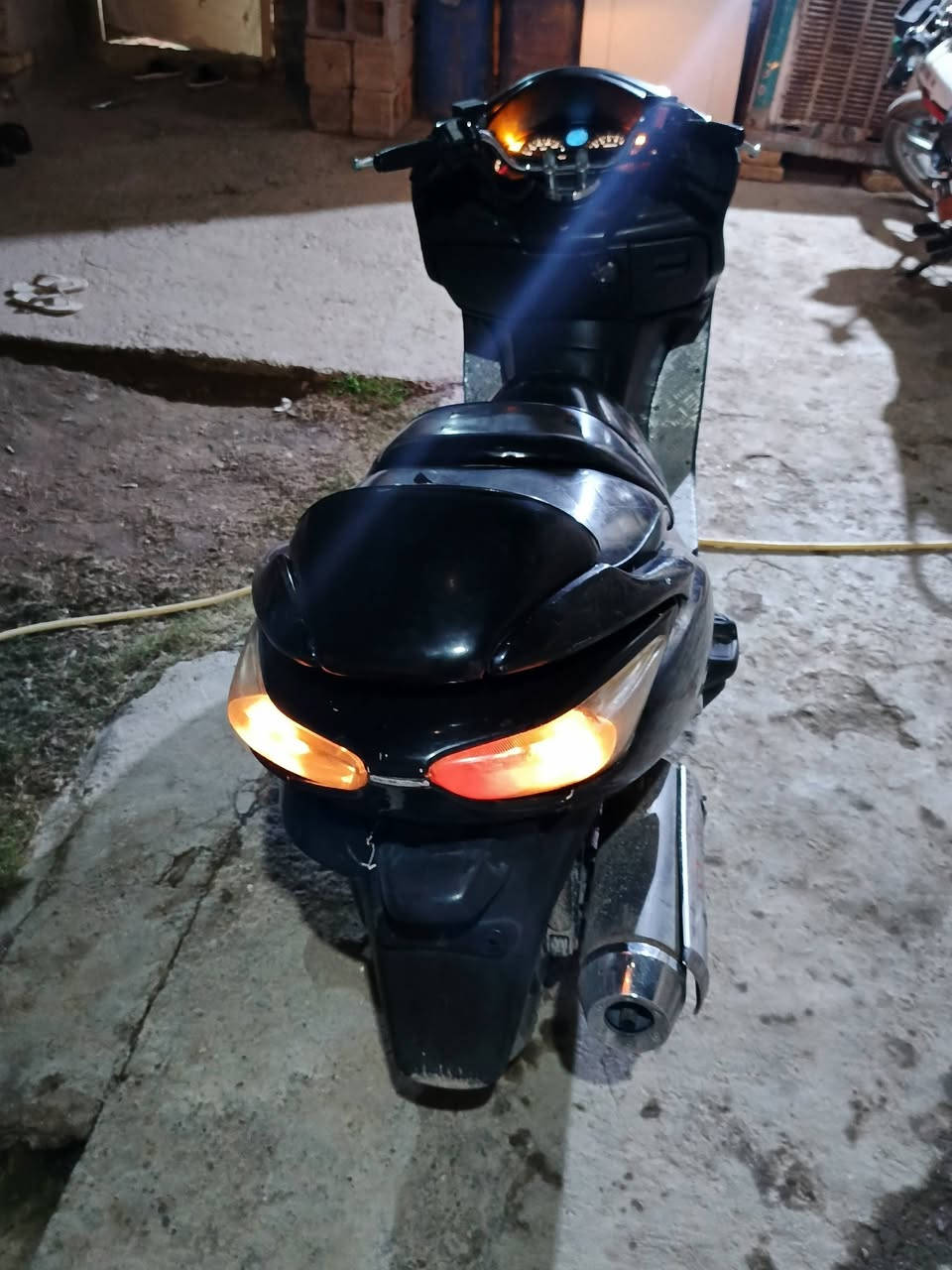سلام عليكم دراجه فورزه 08 البيع عميه ملاحظة بيها كلج الأمامي تعبان كهربائيات كلها شغالة نكره من صبح بيها منفيس ومكاتبه مكان بغداد  الحسينية مال راشديه سعر (675) ***********
