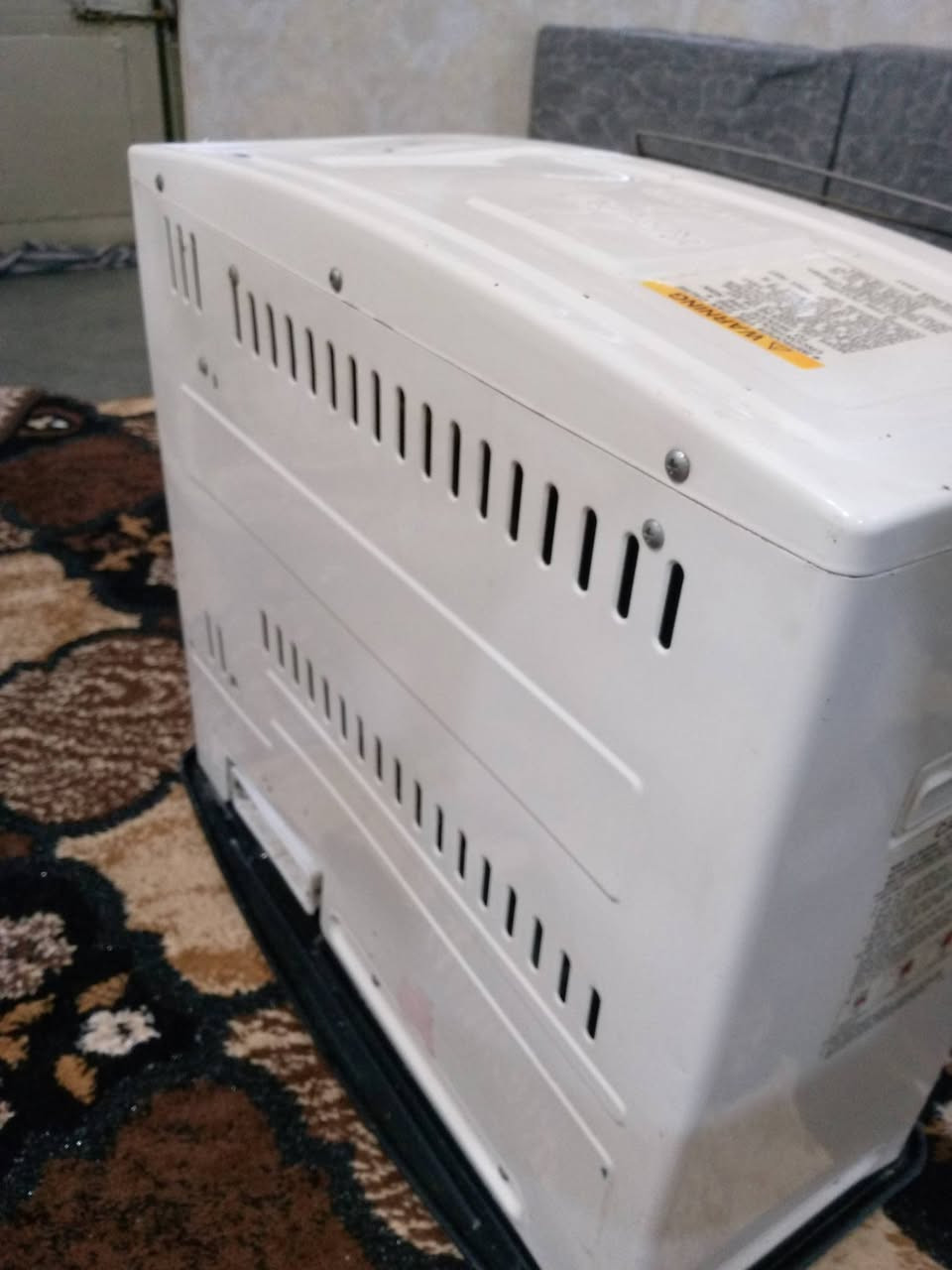 سلام عليكم صوبة كيرونة عازل حراري ياباني الأصلي شرط لا غاز ولا هيس ما بيهة اي عيب نضيف 100الى البيع السعر 50مكاني كركوك حي العسكري الى الستفسار و التواصل واتساب ***********
