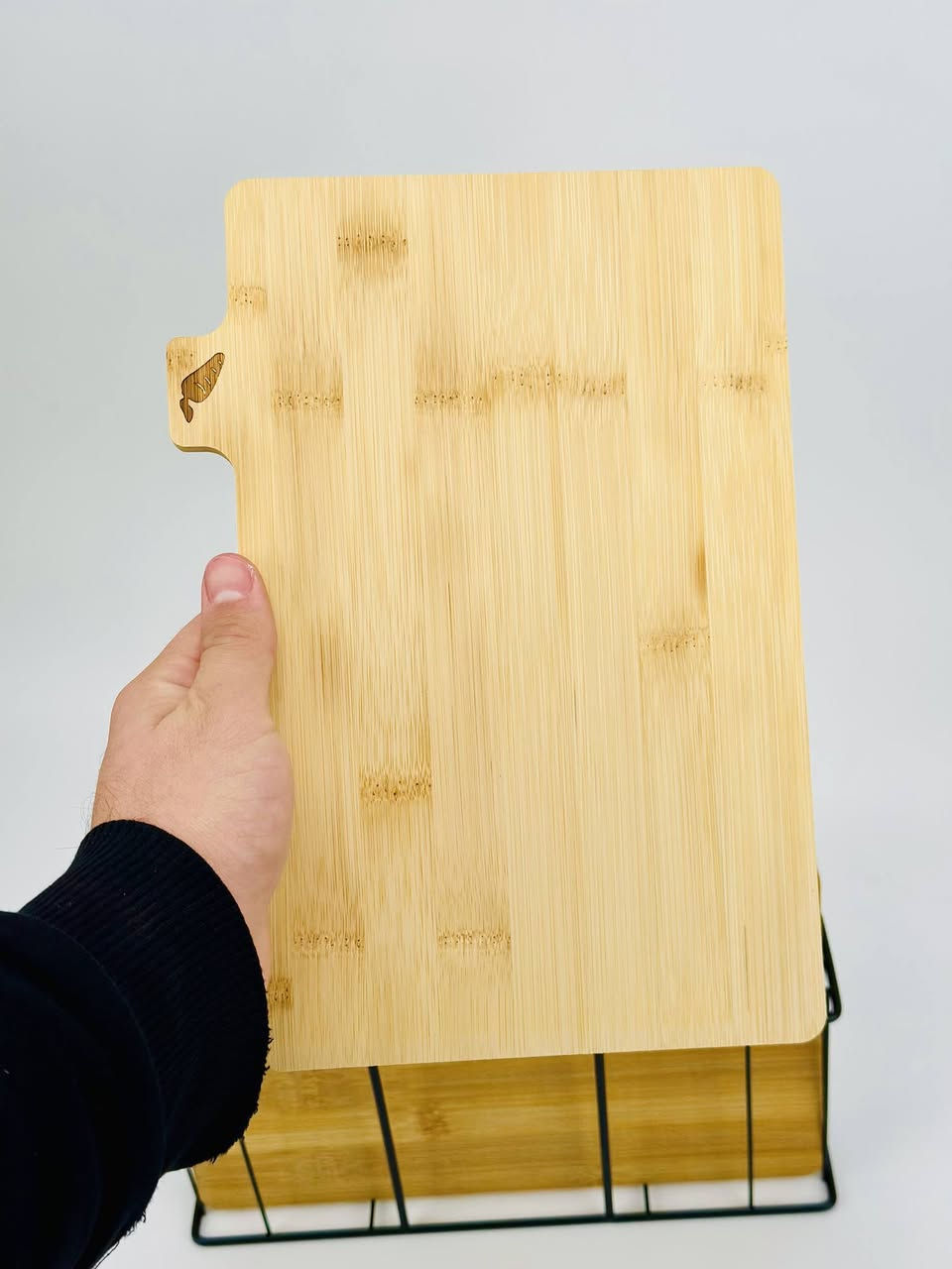 🌿✨ طقم تختات تقطيع بامبو – ٤ قطع ويا ستاند معدني ✨🌿
إذا تحبين مطبخج مرتب ونظيف وفخم بنفس الوقت… هذا الطقم معمول إلج 👌💚
🖤 ستاند حديد أسود
يرتب التختات بمكان واحد ومرتب، وما ياخذ مساحة على الكاونتر
🌿 تختات بامبو عالية الجودة
شكل مودرن + استخدام صحي وعملي بكل يوم
💪 مميزاته:
✔️ قوي ويتحمل الاستخدام
✔️ مقاوم للرطوبة
✔️ صديق للبيئة 🌱
✔️ يحافظ على حدة السكاكين وما يتخدش بسهولة
✔️ ما يمتص الروائح
✔️ سهل التنظيف ويظل نظيف
👑 لمسة فخامة وترتيب تخلي مطبخج يلمع
⚠️ نصائح الاستخدام:
🚫 لا يدخل غسالة الصحون
💧 ينشف مباشرة بعد الغسل
🛢️ يندهن بزيت طبخ كل شهر حتى ما يتفطر
🧽 الستاند ينمسح بقطعة رطبة فقط
🔥 باختصار:
ترتيب + نظافة + فخامة = مطبخ يجنن
كل هذه بسعر 18 الف بس.... 💝✨
💌للطلب او الاستفسار يرجى التواصل على الخاص 🤞💖


**إذا كنت صاحب هذا الإعلان وتريد حذفه لأي سبب، رجاءا أرسل رسالة إلى الدعم الفني**