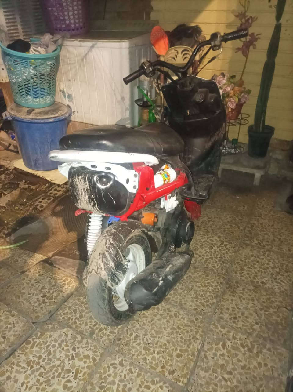 سلام عليكم ورحمه الله وبركاته ماكس عدله سلف هندر دراجه حلوه شاصي جديد شوفت عينك السعر 325 المو شراي لايراسل *********** مكان بغداد
