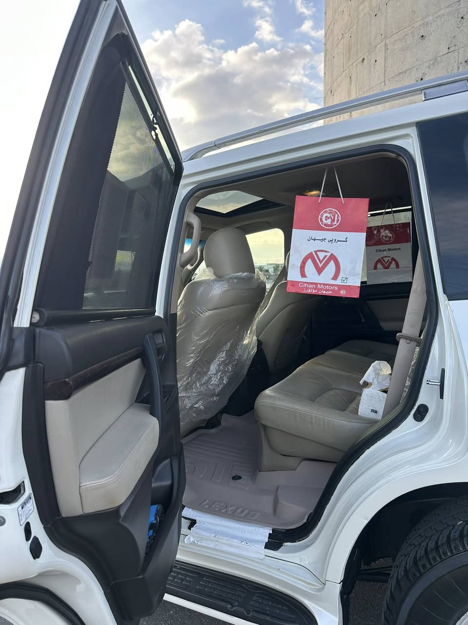 وەنەوشە ٢٠١١ ستینی فتێمی یەک بۆ فرۆشتن بێ بۆیاخ تەنها یەک بست ساردی هەیە گیر و مەکینە بە شەرت نەکراوەتەوە نرخی تەنها ٣٢٨ گەلا  مشتەریت پەیوەندی بکە 

***********
