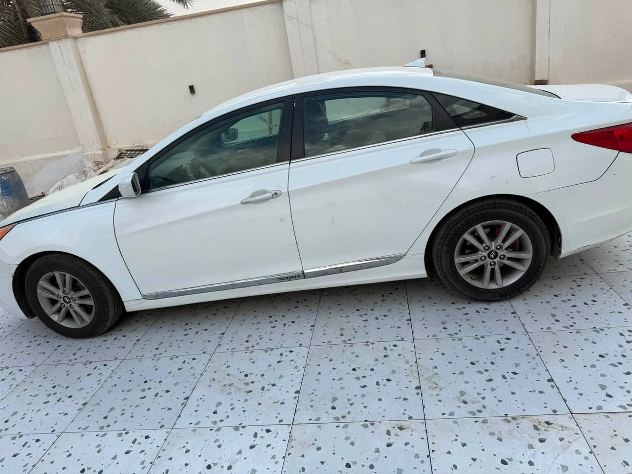 السلام عليكم سوناتا  12امريكي  
3 قطع جاملغ 2وبونيد   محرك مفتوح 
كير ومحرك شرط سياره جاهزه من كلشي تبريد ثلج رقم بغداد  دولي  سونيه بسمي 2030 سياره جاهزه   
 سعر 95 وبيه مجال 
***********
