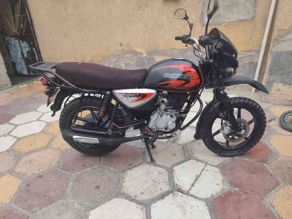 سلام عليكم للبيع بوكسر جبلي موديل 22شهر 10 تعتبر 23بلاديه نكره سلف مابيه اي نقص تايرات جدد كهربائيات كلهه شغله سكن  بغداد الشعب سعر 900بيهه مجال بصيط اوراق كامله بس مكبوسه مثل مموضح بصور ***********شراي تصل
