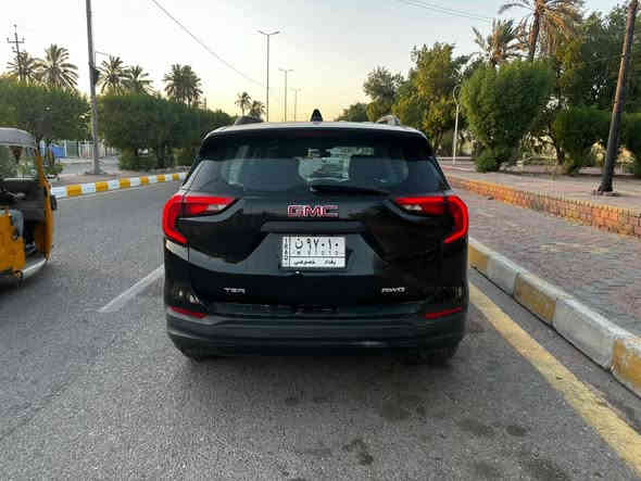 سلام عليكم …
سيارة تيران فول مواصفات عدا الفتحة 
حادث امريكا بابين وجاملغ الخلفي ايرباك البرده فقط الباقي سليم 
سياره بصمه 
فور ويل وهوايه انظمة قياده 
ماشية ١٧٠ الف كم 
سعرها ١٤٠ وبيه مجال قليل اي استفسار ثاني اتصل ع رقم 
***********
