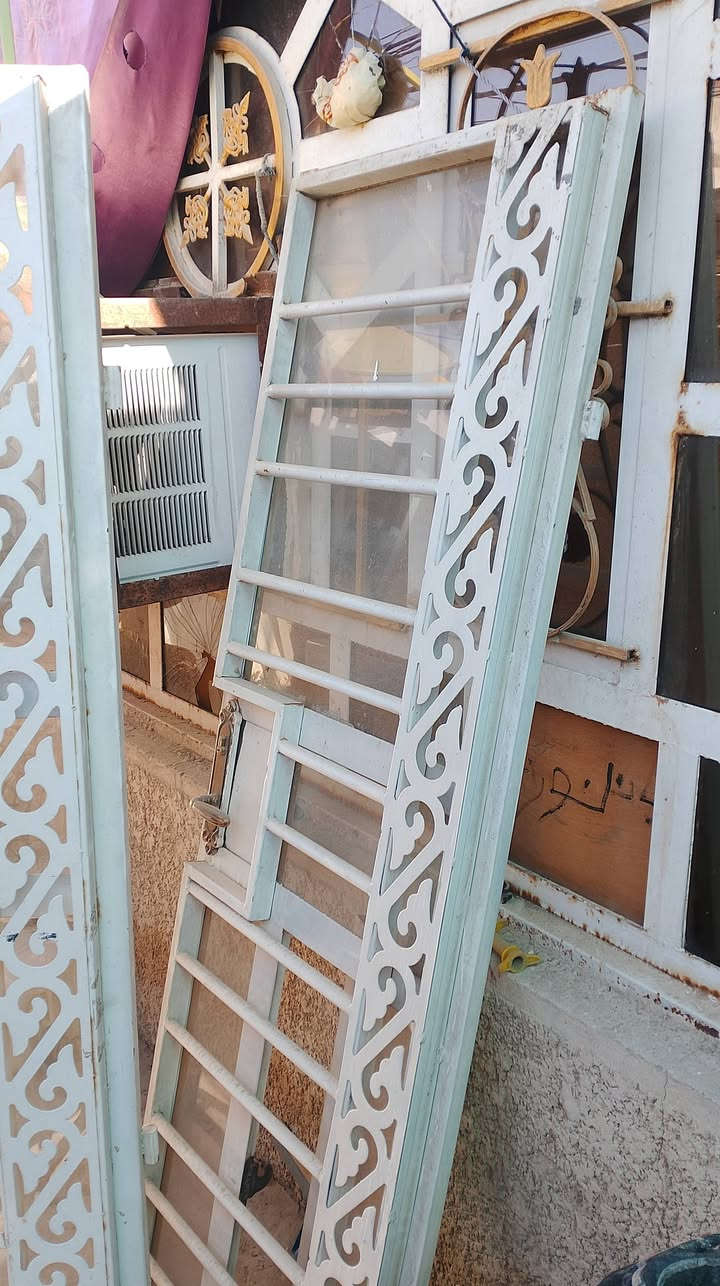 السلام عليكم
عندي ثلاث ابواب للبيع ثنين منهم 90 ×200 والثالث العرض اقل السعر 160 بغداد ***********
