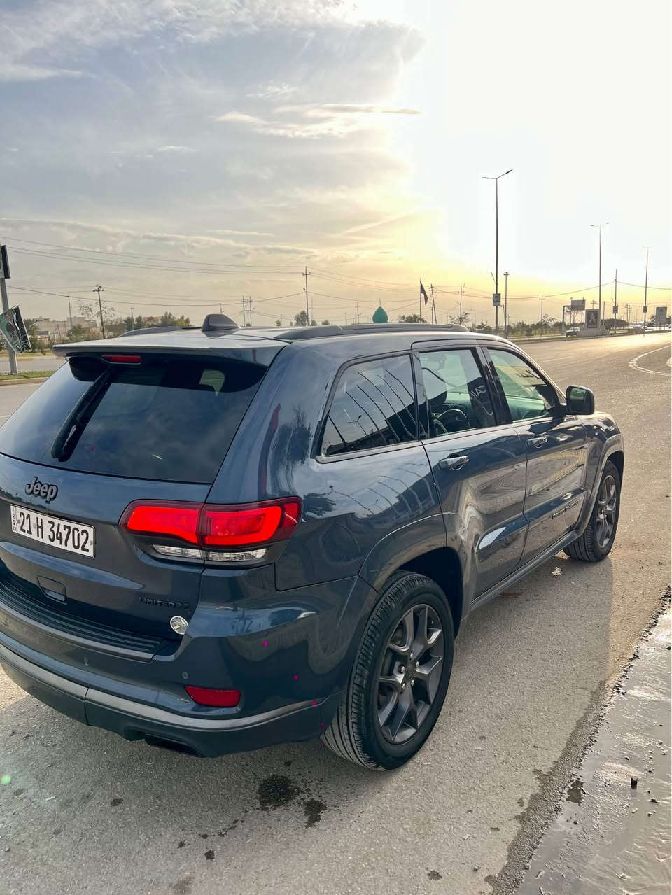 السلام وعليكم  (للبيع او مراوس حسب القناعه)
جيب موديل ٢٠٢٠ مواصفات (لمتيد اكس)
لون بحري مميز  حادثها كلش خفيف فقط بونيد مصبوغ نفسه البلادي
مواصفاتها 
اوتو استوب 
نضام ايكو اقتصاد 
فور ويل
رادارات محيطيه
كشنات هيتر زاد خزن 
سكان هيتر 
مسجل ويه السكليتر 
بانوراما 
صندوق كهرباء
السياره جديدة والف دينار مصرف مابيها
تخم تاير وباتري الاصلي جديد
رقم والسنويه وهزه جديده 
مكاني كركوك *********** كركوك, العراق
