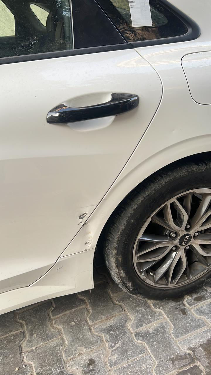 السلام عليكم كياk5موديل2021خليجي السياره ماشيه٥٠الف كيلو باسمي مواصفات العاديه تحكمات ستيرن مودات قياده تبريد قطعتين حساسات اماميه خلفيه مري شفط السياره بيها بارد بالاباب الامامي مال سايق والباب الخلفه نضربت عندي عل حطتها ممصلحه شوفها بعينك السياره مكانها الاعضميه سعرها ١٨٧وبيها مجال ورى متجي تشوف بعينك مانطي سعر بالمبايل هذا رقمي***********
