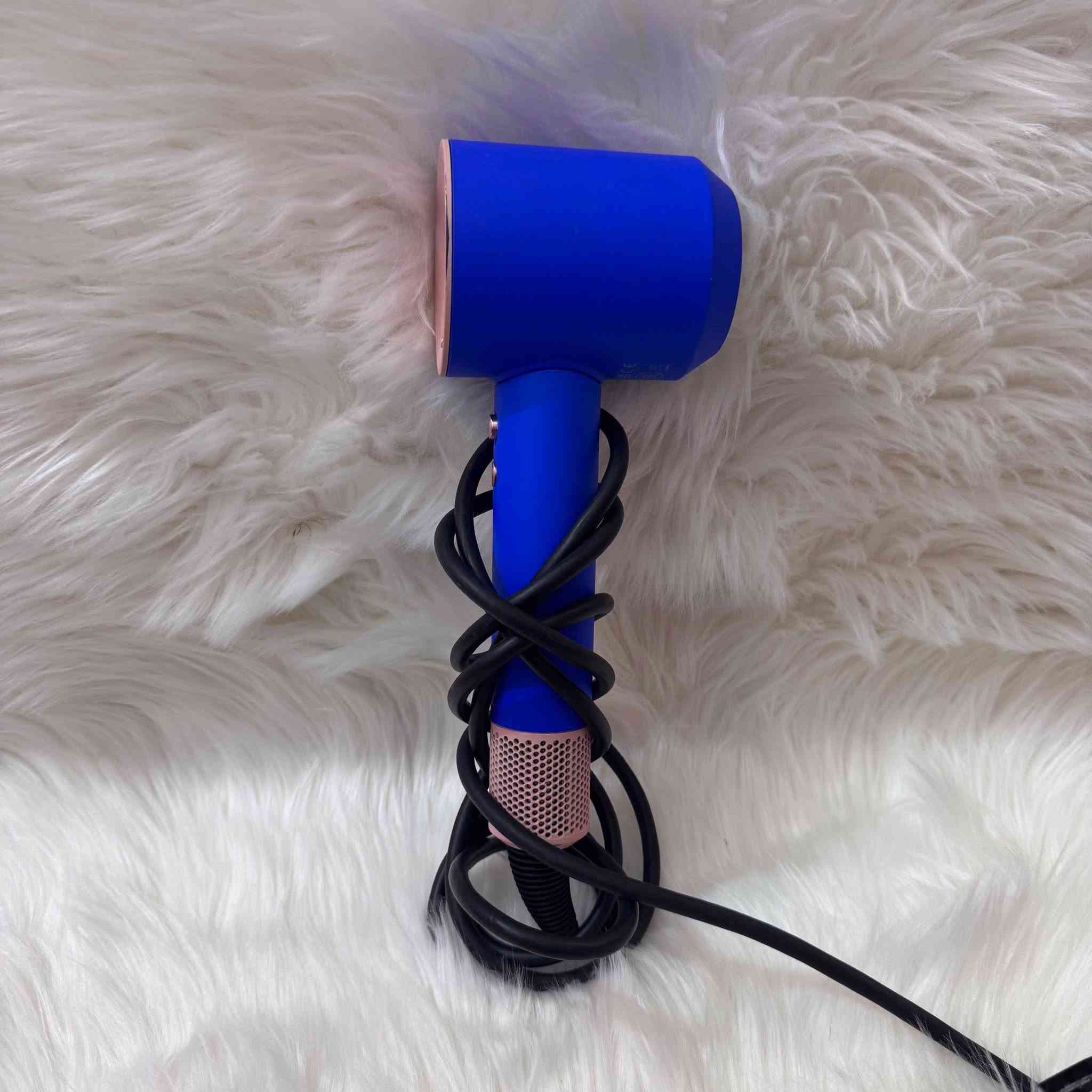 السلام عليكم
شسوار ماركه dyson اصلي بدون ملحقات  نظيف جدا 

قيمو بالي يرضي الله وبالعافيه على الي ياخذه 

متوفر توصيل للجميع المحافظات


**إذا كنت صاحب هذا الإعلان وتريد حذفه لأي سبب، رجاءا أرسل رسالة إلى الدعم الفني**