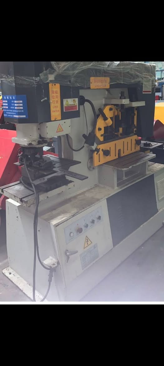 وصول وجبة بريسات جهّز معملك الخاص بانسب الأسعار 
مقصات مثاقب ثنايات ست المعمل مختلف القياسات والسماكات 
***********
***********
