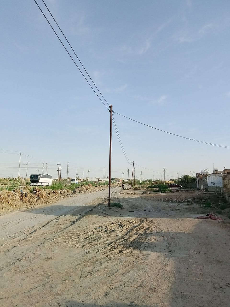 السلام عليكم عرصه للبيع مساحتها 200 متر + فضله 60 متر العرصه طابو زراعي سند 25 مرقمه بلبلديه ماي اساله بنصها الكهرباء فوكاها تبعد عن الشارع التبليط 100 متر عرصه كلش حلوه ومرتبه مسيجه بلوك ومناسبه مكانه الديوانيه حي الفرات قرب الطاقه الكوريه لاتقيس ع تصوير الله شاهد ضالمها روح وشوفها بالواقع اني مكلف بالنشر هذا رقم راعيها وخابره العرصه مناسبه والله رقم راعيها ‏‪0780 843 0341‬‏
