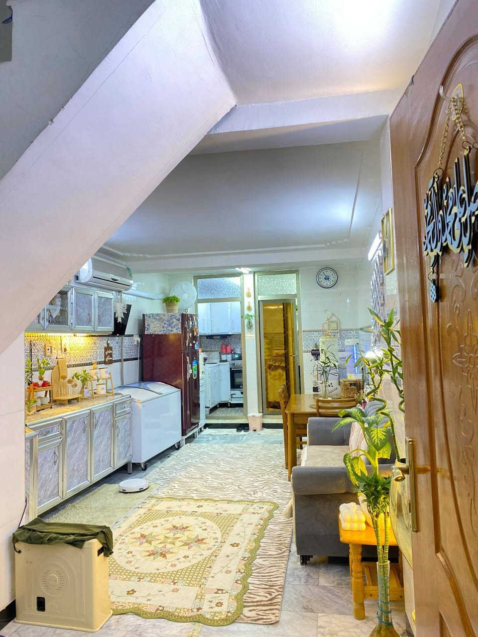 يتوفر مشتمل للبيع🏠
موقع الشعب قرب ثانوية غمدان📍
مساحة سند 75م واجهة 3.75 نزال 20📄
⚫️استقبال 
⚫️مطبخ
⚫️غرفتين في الطابق الثاني
للأستفسار ***********
