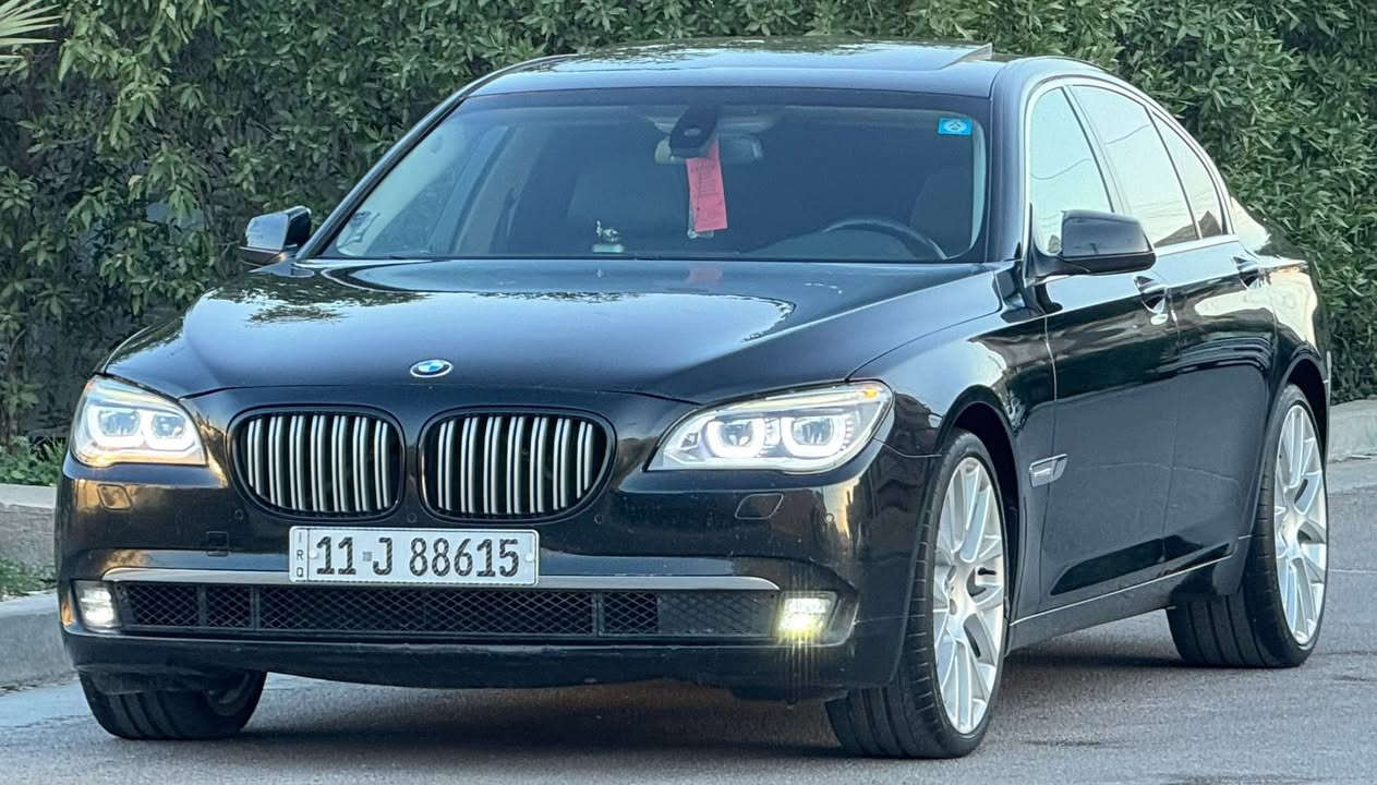 BMW 740 F01 2010  بي ام دبليو
خليجي / باب طويل
صبغ قطعتين فقط. بدون ضرر بدون حادث 
جميع الايرباكات سليمة
السيارة محدثة البجم 2015 و البك لايتات 2020
و داخل محدث شاشة و كيجات هم شاشة
المواصفات :
- فتحة سقف SunRoof
- صندوق كهرباء
- انارة ترحيب
- كشنات جلد + تحكم كهرباء
- كشنات امامية خزن Memory
- كشنات تدفئة امامي + خلفي
- بردات ابواب + بردة خلفية كهرباء
- دشبول خياط 
- ستيرن كهرباء
- مري قلاب 
- شاشة وسائط و ماوس تحكم
- حساسات اماميه / خلفية
- وضعيات قيادة Drive Modes
- هاند بريك بصمة 
رقم بغداد الجديد سنويه و هزه جدد تحويل مباشر 
محرك و كير جاهز صدر امامي خلفي جديد
السعر 168 ورقه ماكو هيج سعر بالعافيه للياخذها 
عنواني بغداد / الكرخ
***********
