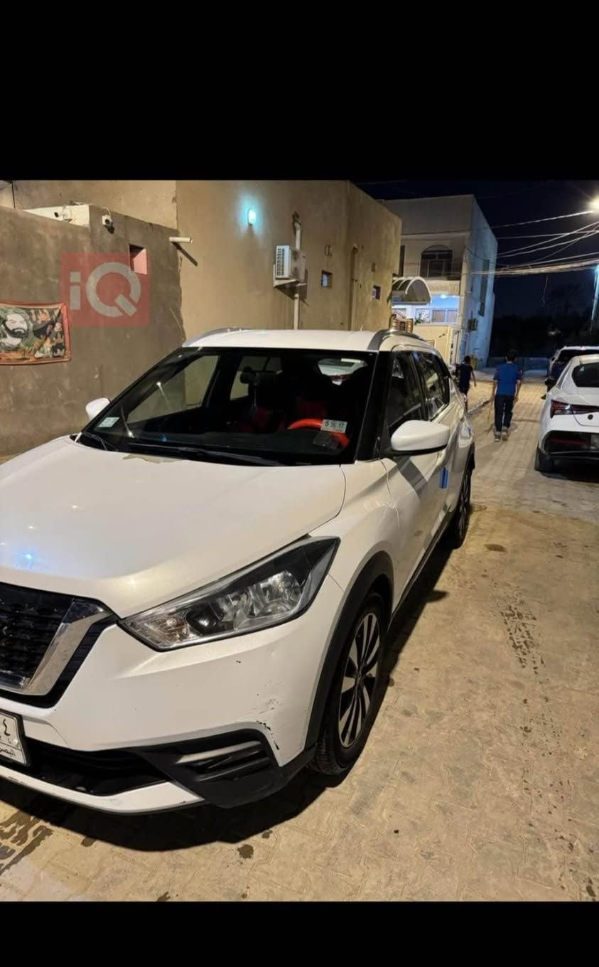 السلام عليكم 
اخوان سياره نيسان استعمال خاص عائله 
بيها جاملغ وبنيد فقط بسيط الحادث 
الباقي كله كفاله 
شرط التحويل السياره جاهزه على اخر حبايه
للتواصل او الاستفسار 

+964 772 355 4635 البصرة, العراق
