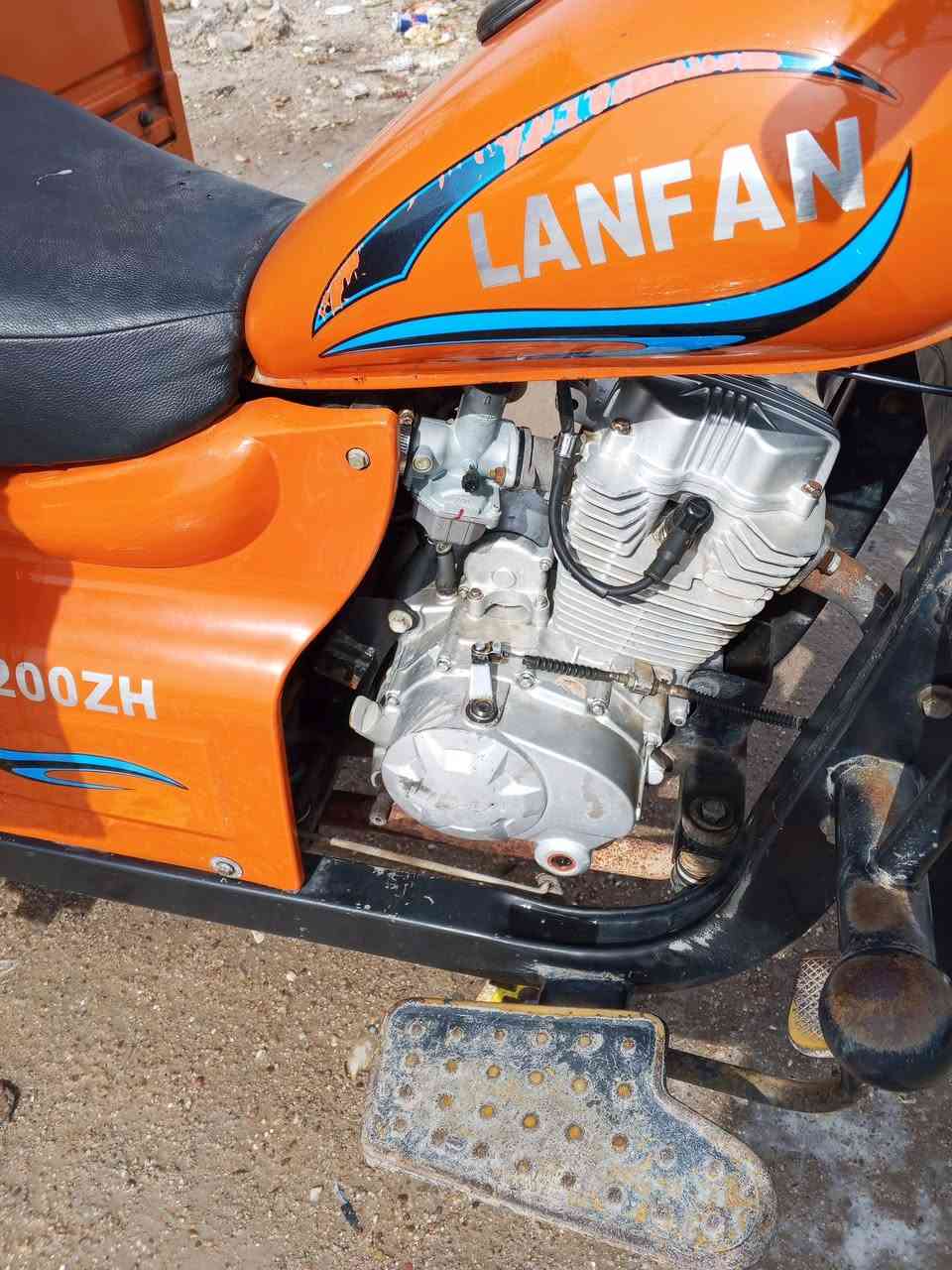 السلام عليكم شتوته ليفان للبيع مديل 20 المكان الهارثه قرب سيد سامي رقم وسنويه راعيهه يمي السعر 3500 وبيهه مجال حگ الجيه رقم الهاتف بي وتساب ***********
