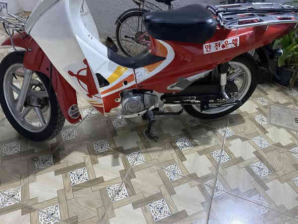 السلام عليكم 
سرفيس للبيع بحالة ممتازة كير محرك جيد جدا تايرات جدد دشبول شغال وكامل السعر 750
للاستفسار ***********
