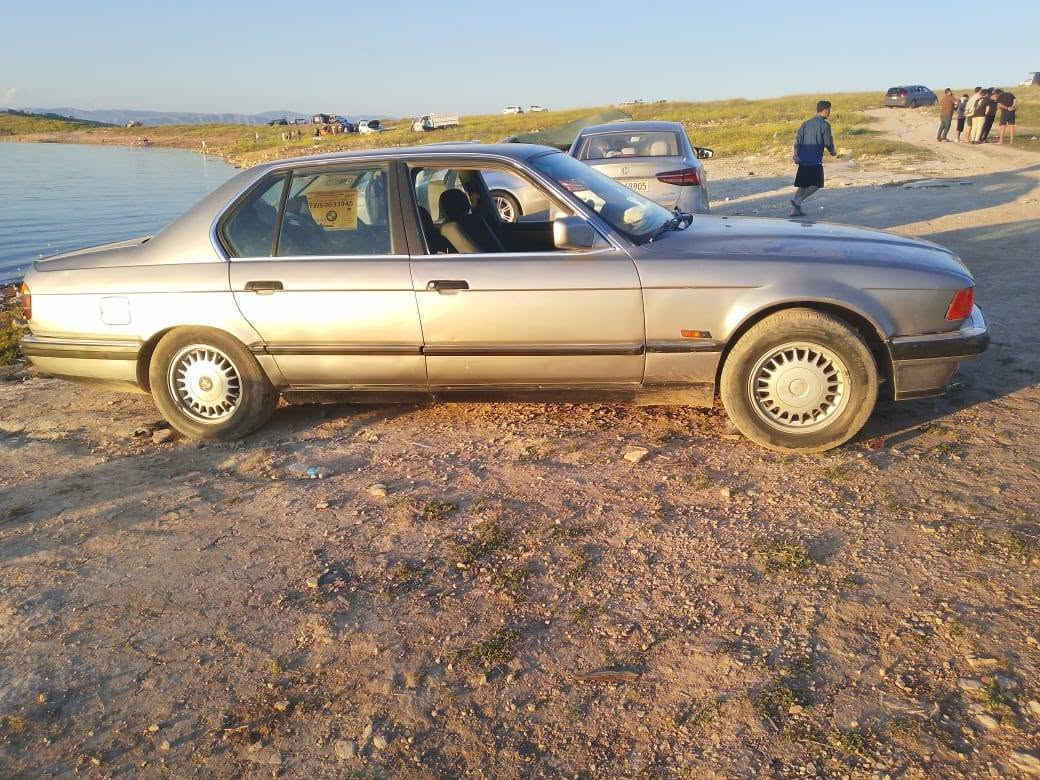 السلام عليكم بيع  أو مراوس بتكسيBMW 735  كير ومحرك شرط طخم امامي خلفي جيد جدا  جاهزه نقص تبريد فقط موديل 91 رقم نينوى شرط التحويل مكان السياره موصل  السعر ٤١ وبيه مجال ***********
