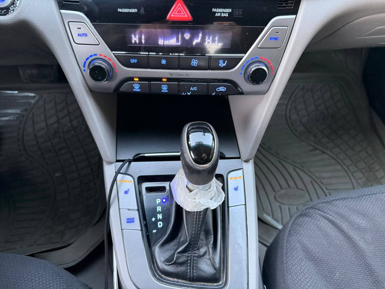 السلام عليكم
طلب مرواس مع بي واي دي كهربائية 
النترا موديل 2017
3قطع صبغ
***********
