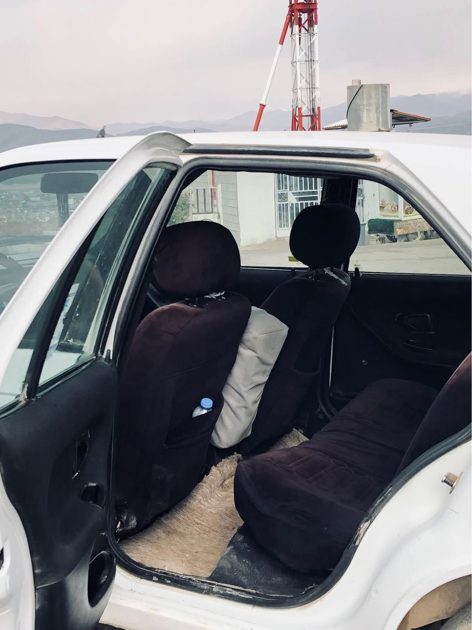 ئەوەڵ بەناوی خودای گەورە )بیجۆ فەڕەنسی مۆدێڵ 2002گێر عادی بەشەرتی گێڕوو مەکینە سەیارەکی تابڵێی توندوو تۆڵەو ماڵی دۆستە ڕەقەم سلێمانی سەنەوییەکەی شەش مانگە بەسەر چووە دووسەهەزار  غرامەی تێدایە دوای معامەلە دەیگێڕمەوە سەیارەکە بەشەرتی فیتەر دەیفرۆشم چوار تایەو ویلی لۆکی خۆی لەژێردایە سعری(30)$معامەلە ژ.م _(***********) حلبجة, السليمانية
