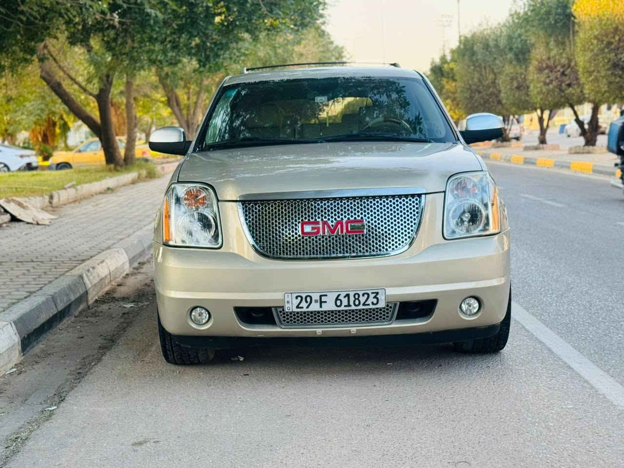 سلام عليكم للبيع تاهو موديل 2009 خليجيه سياره فول مواصفات كير مكينه حداديه تخم تاير تبريد تتفاء جديد جهاز من كل شي مكفولة من الضربه بيه صبغ قطعتين فقط السعر 180 بيه مجال عنوان كربلاء *********** كربلاء, العراق
