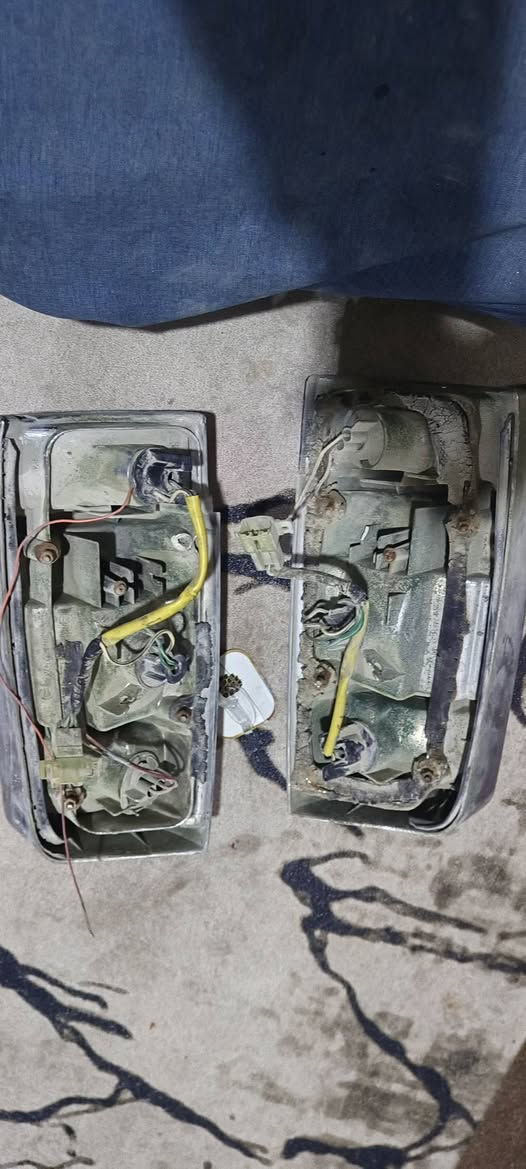 بك لايت ارنب ستيشن
ضفيره متوفر اكسن قطعه وحده مع كاردن 
قفالات بيبان 
جام
مواطير جام 
دشبول 
*********** مكان بصره متوفر فقط واتساب
