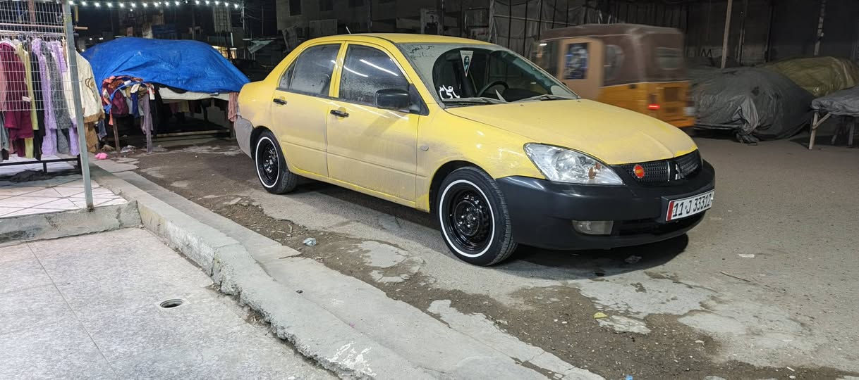 سلام وعليكم لانسر 2010
كير ومكينه تبريد وعقل وضفيره ودشبول كله جديد 
صدر 
تخم تاير خط أبيض 
مكينه,2000
كير أوتو ٦نمر 
حادثها باب مبدل وشخوط بصفحت السايق 
صبغتها بلاديه 
لايت زنون 
الاستفسار  ***********
