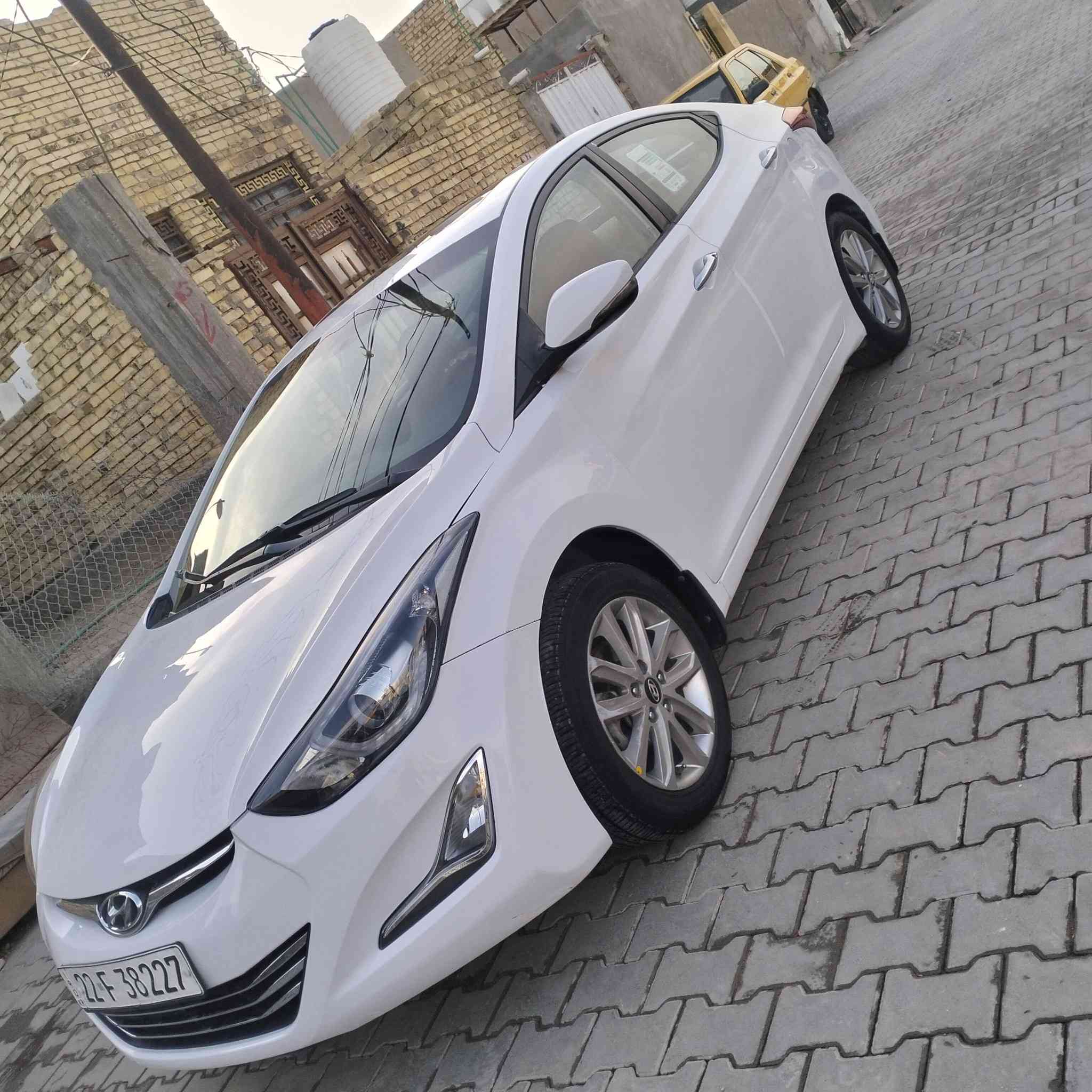 السلام عليكم النترا للبيع مديل 2014 خليجي السياره فول مواصفات بيه رشات صبغ موضحات بل منشور فقط بدون داخل 
مكينه وكير كفاله.       مكينه 1800 دوش
حداديه تخم تأير كله جاهز 
السياره فول مواصفات الأخير
رقم اربيل دولي تريد تحويل تريد وكاله 
سنويه لل2030 
السعر 105 وبيه مجال 
مكاني ديوانيه                        ***********
