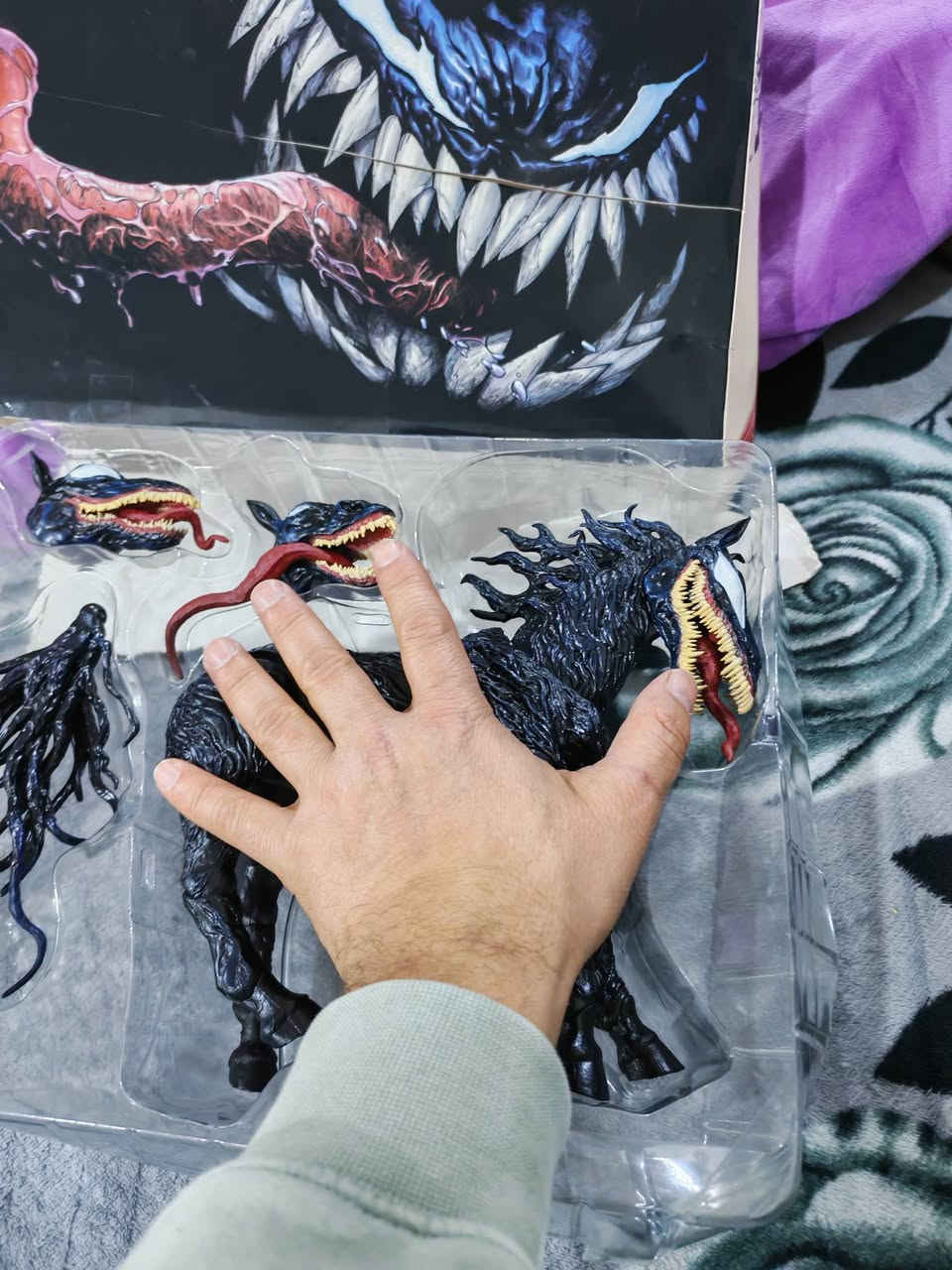 شباب هذا، المجسم طلع بالامزون شكد سعره؟ للبيع.. يوجد توصيل.. ***********
